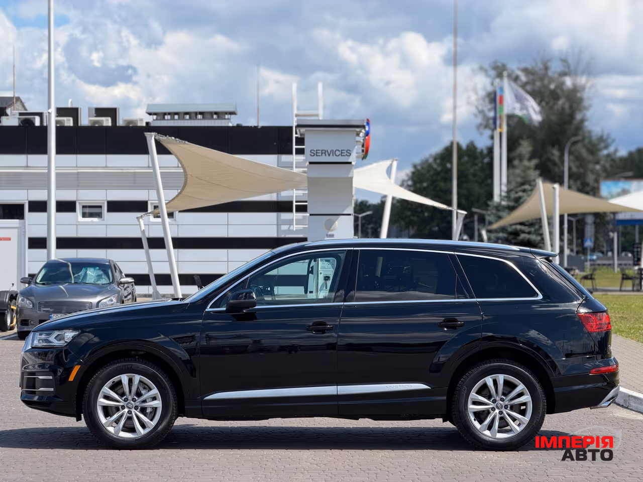 Audi Q7 - фото 8