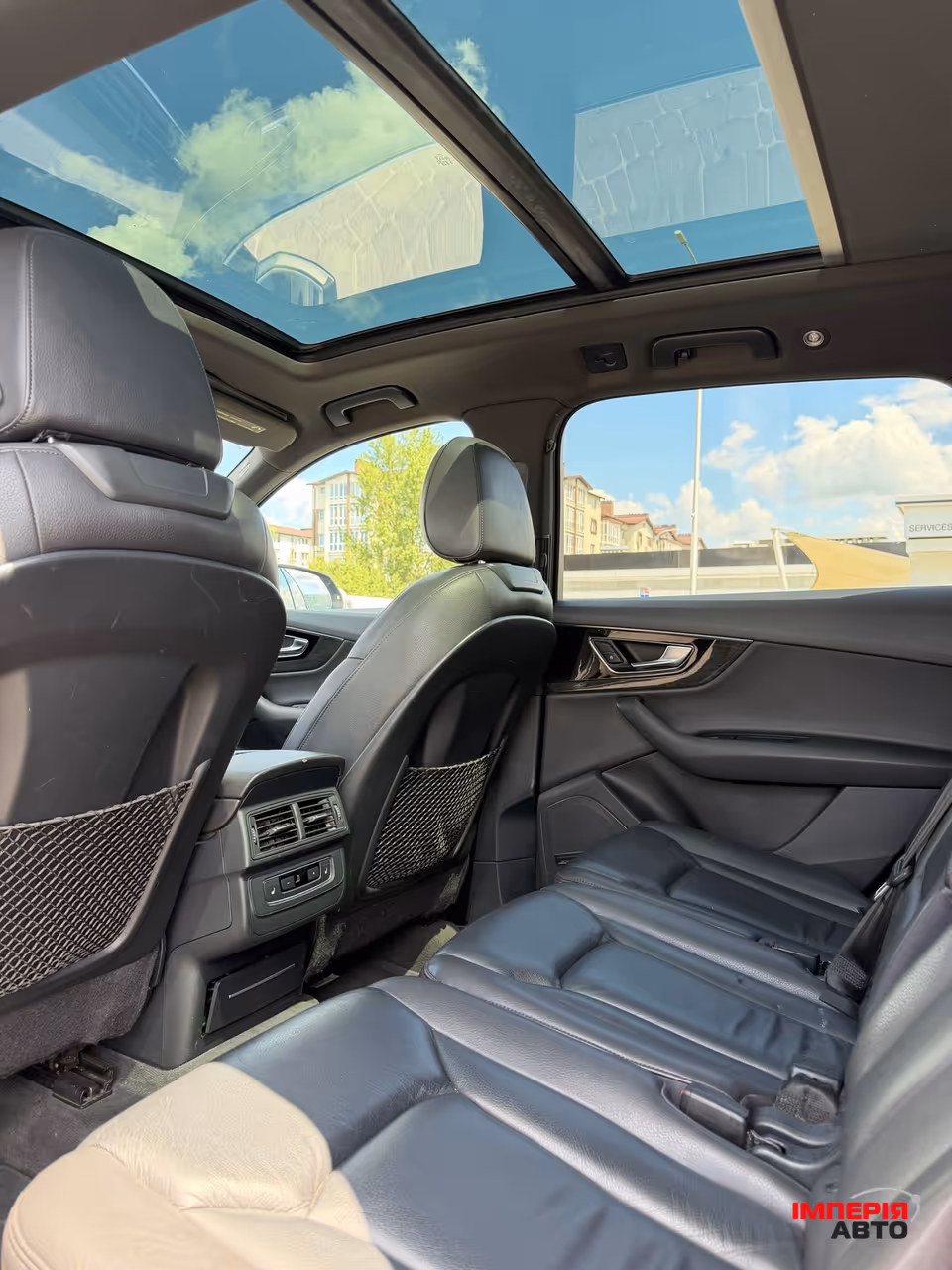 Audi Q7 - фото 14