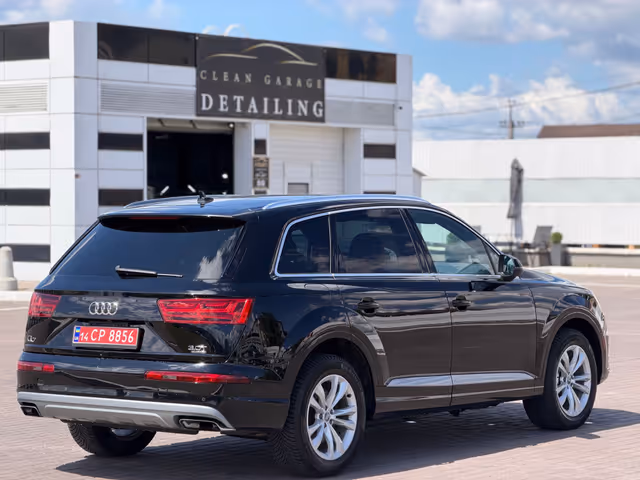 Audi Q7 - фото 5