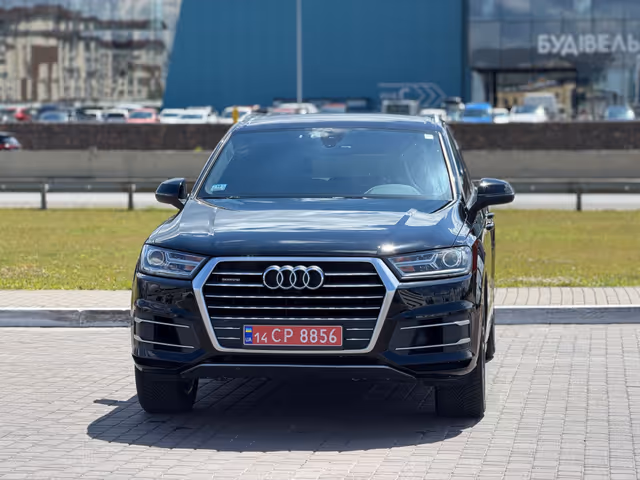Audi Q7 - фото 2