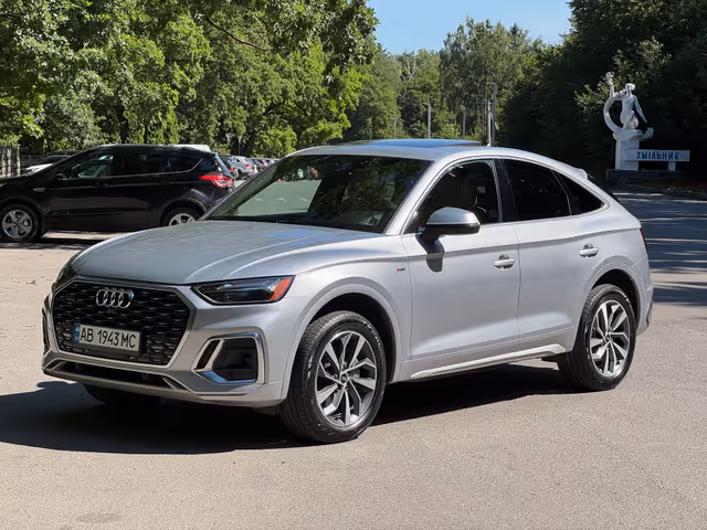 Audi Q5 Sportback - фото 1