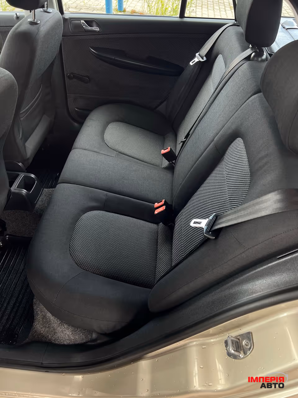 Skoda Fabia - фото 14