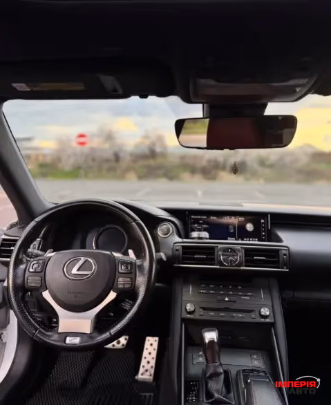Lexus IS - фото 6
