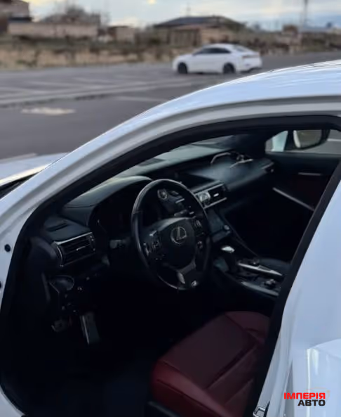 Lexus IS - фото 9