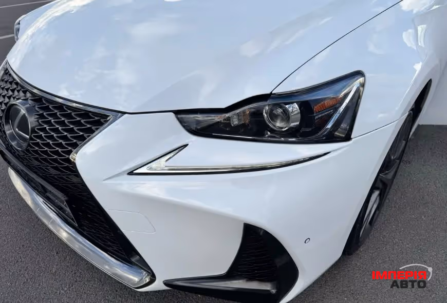 Lexus IS - фото 8