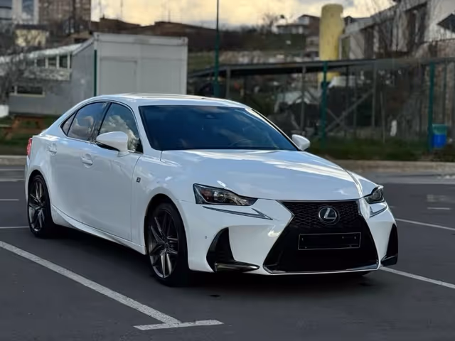 Lexus IS - фото 2