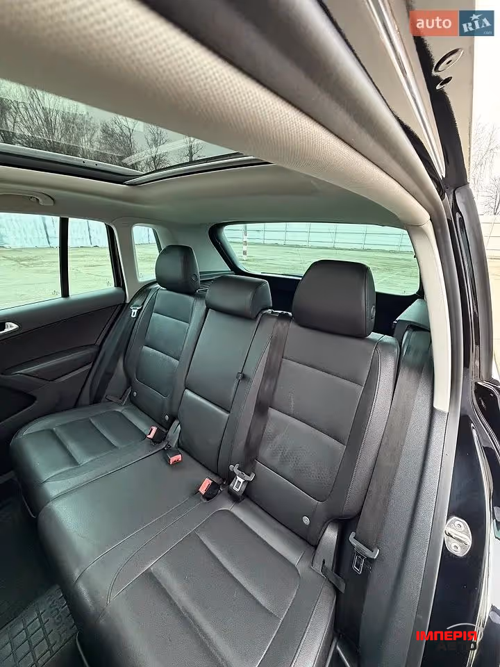 Volkswagen Tiguan - фото 12