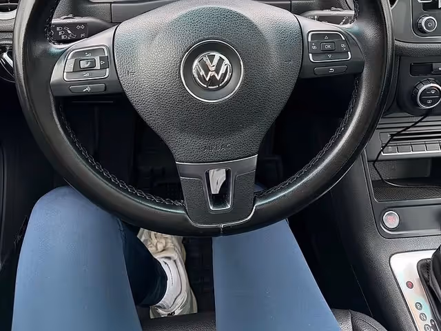 Volkswagen Tiguan - фото 2
