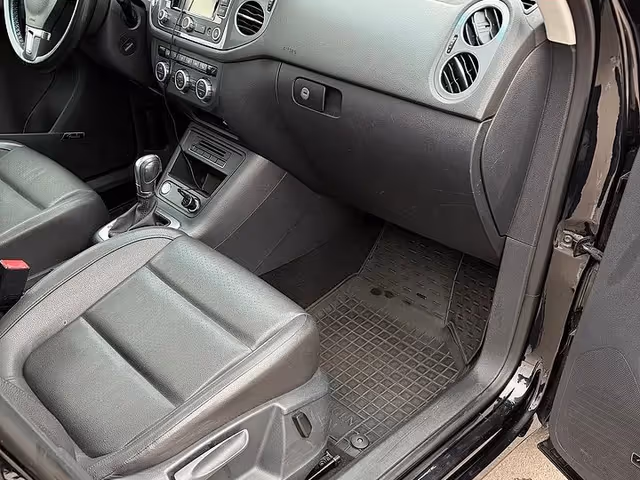 Volkswagen Tiguan - фото 4