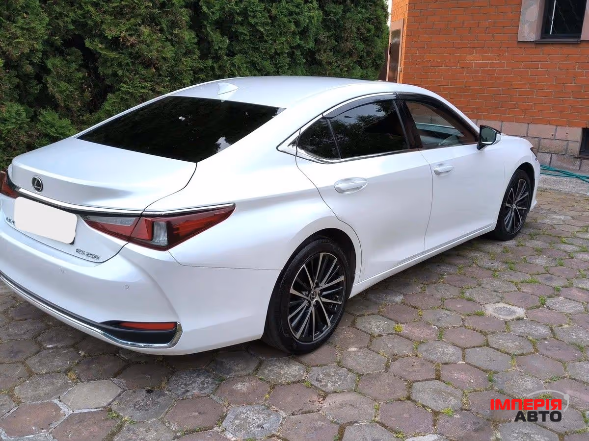 Lexus ES - фото 3