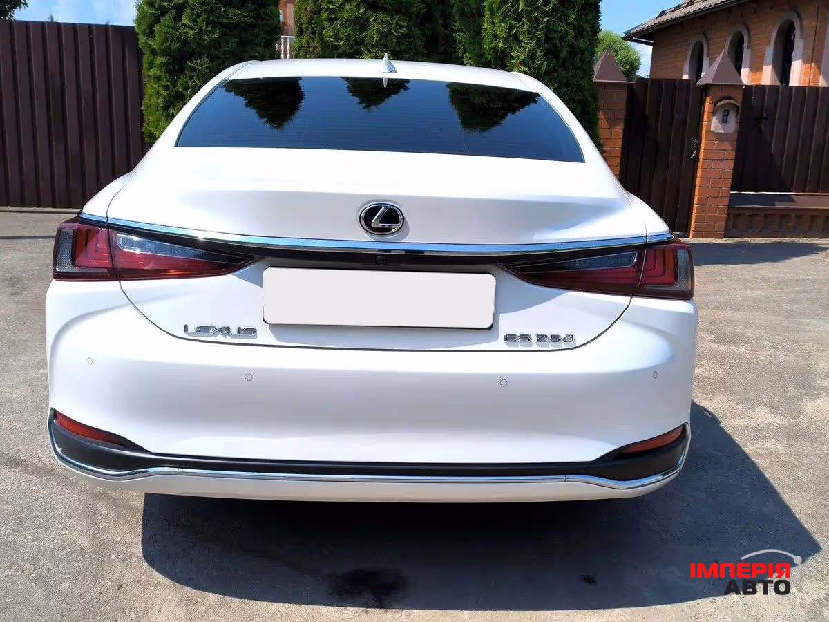 Lexus ES - фото 4