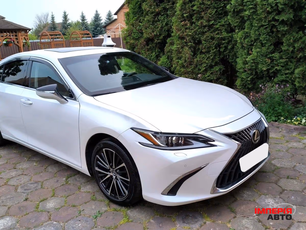 Lexus ES - фото 1