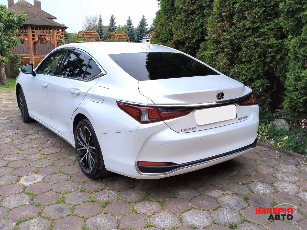 Lexus ES - фото 5