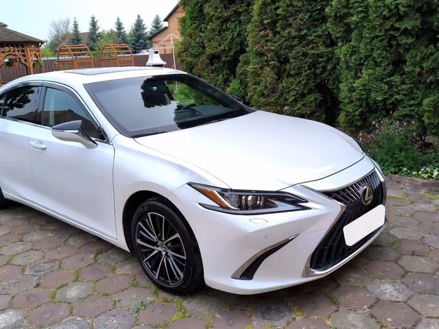 Lexus ES - фото 1