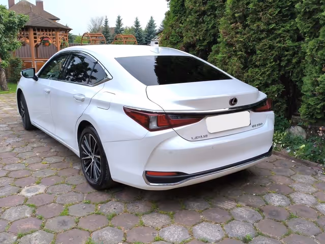 Lexus ES - фото 5