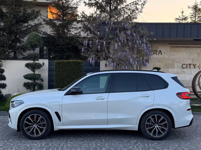 BMW X5 - фото 3