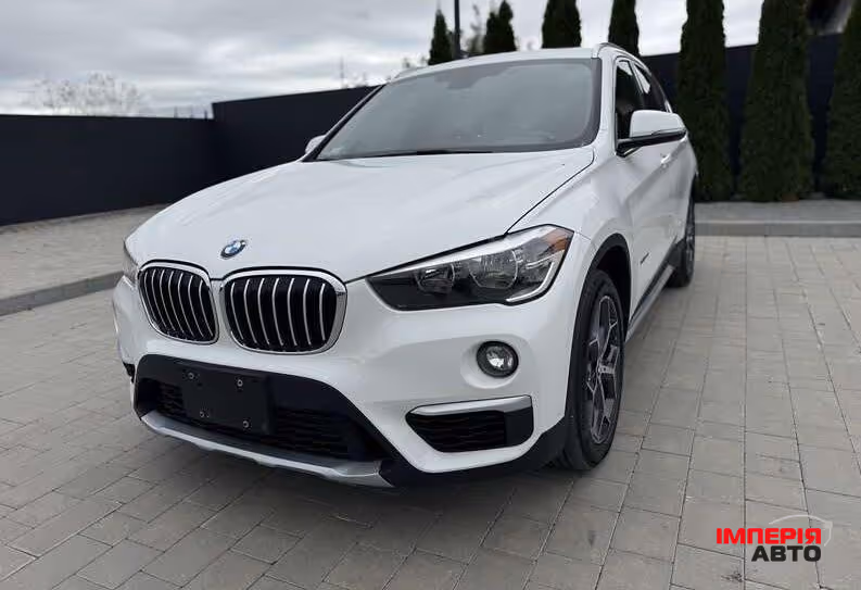 BMW X1 - фото 1