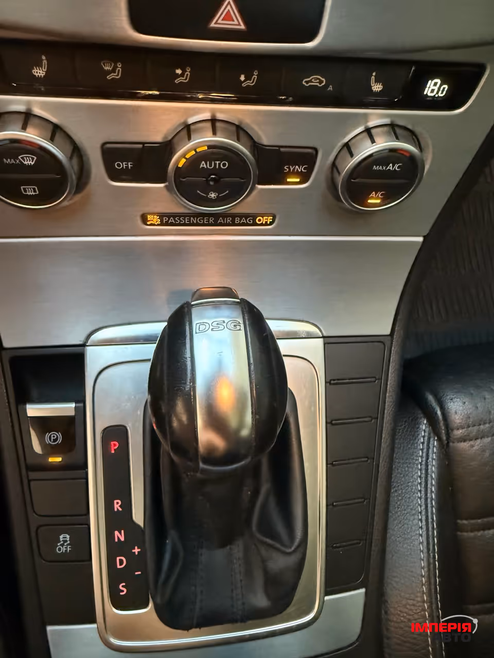 Volkswagen Passat CC - фото 13
