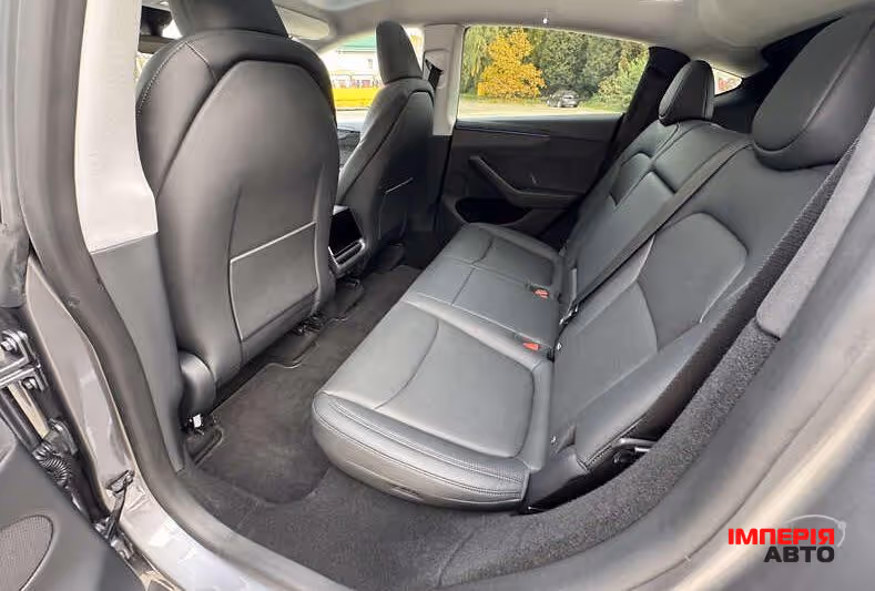 Tesla Model Y - фото 8