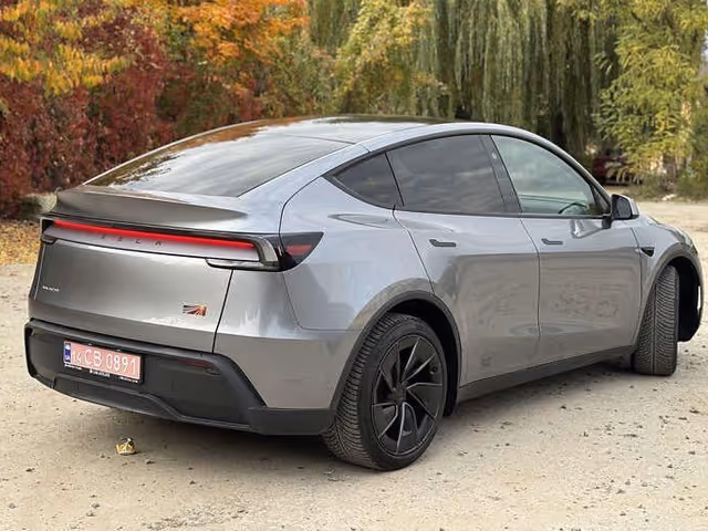 Tesla Model Y - зображення 4