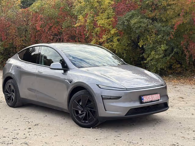 Tesla Model Y - зображення 1