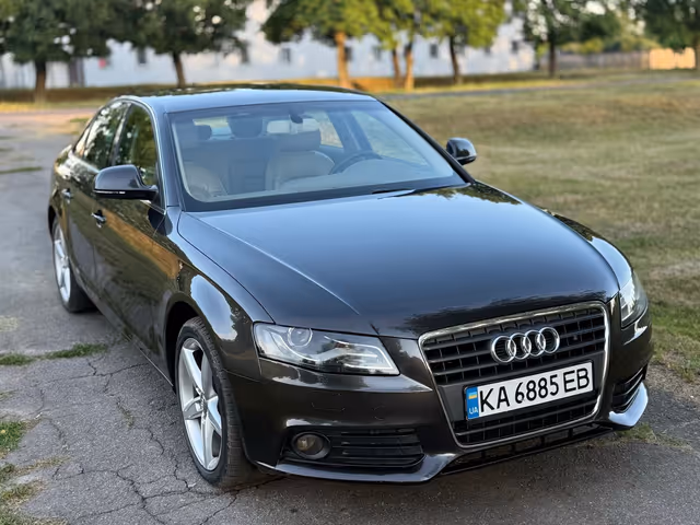 Audi A4 - фото 2