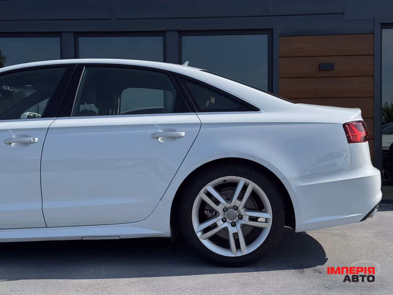Audi A6 - фото 18