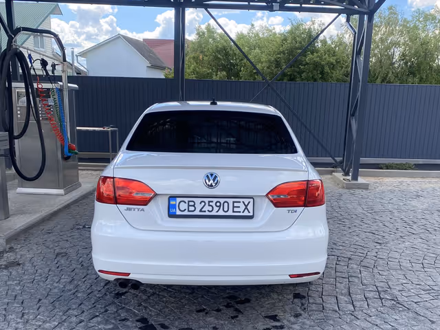 Volkswagen Jetta - фото 3