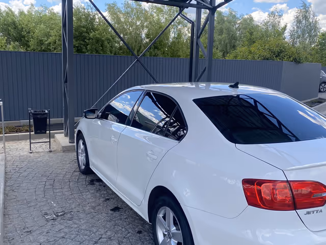 Volkswagen Jetta - фото 4