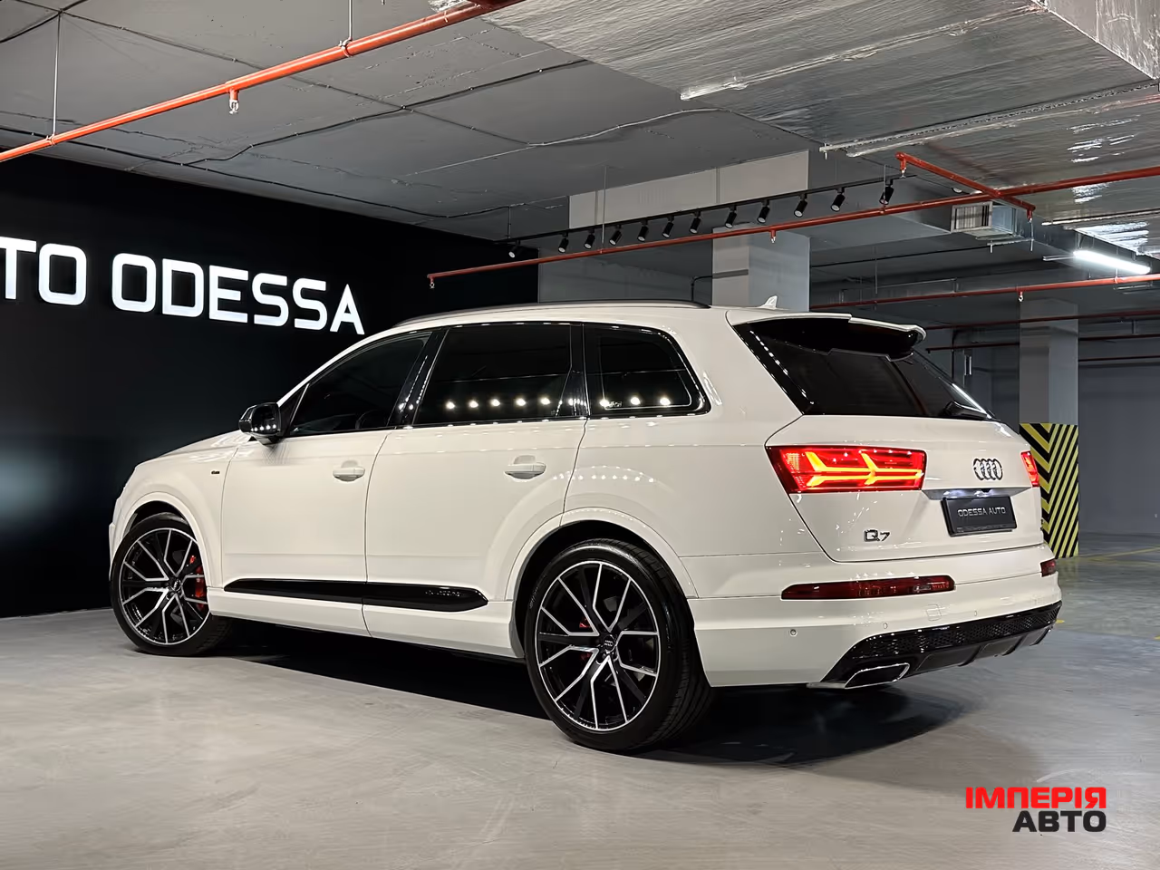 Audi Q7 - фото 7
