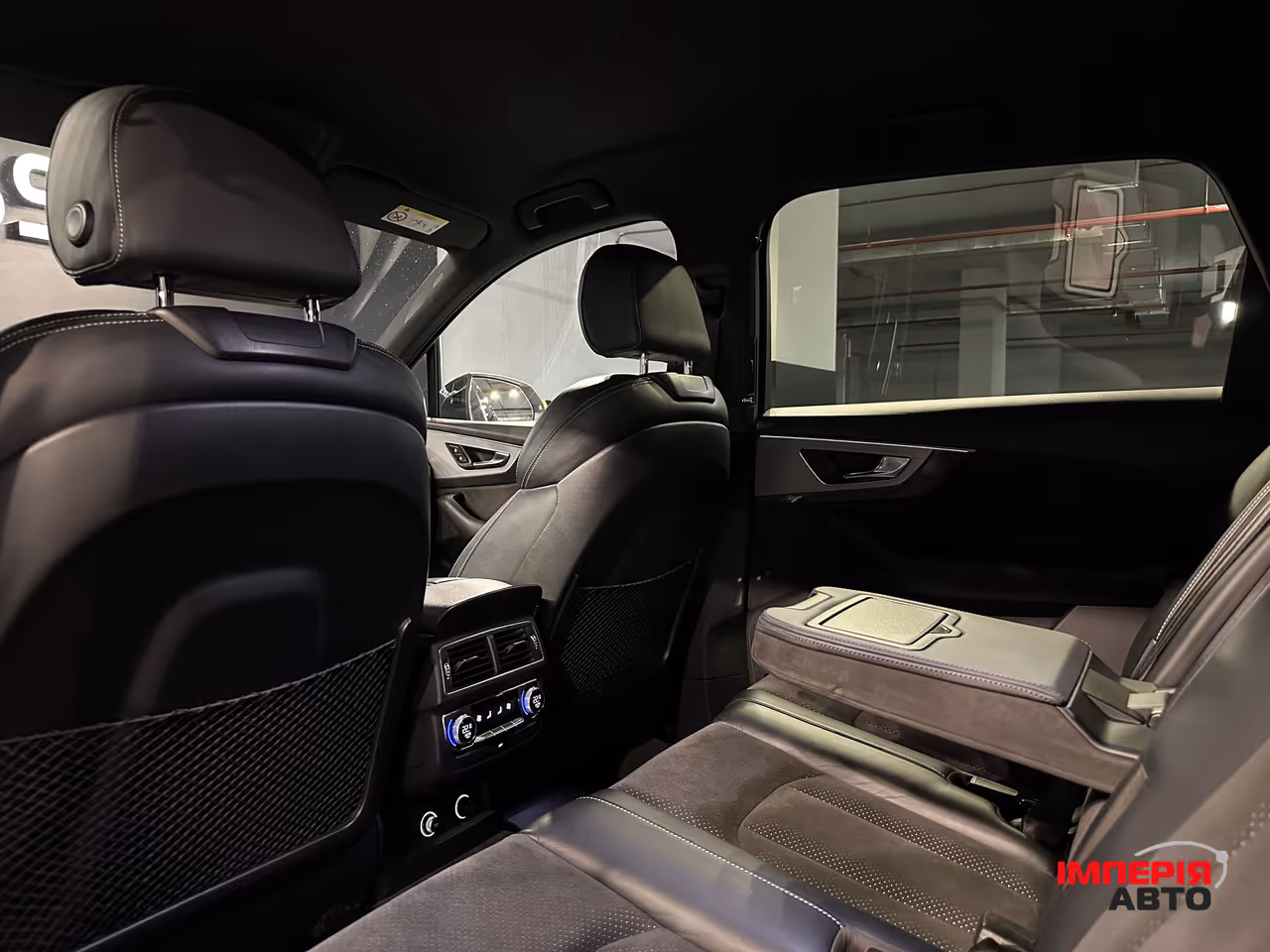 Audi Q7 - фото 14