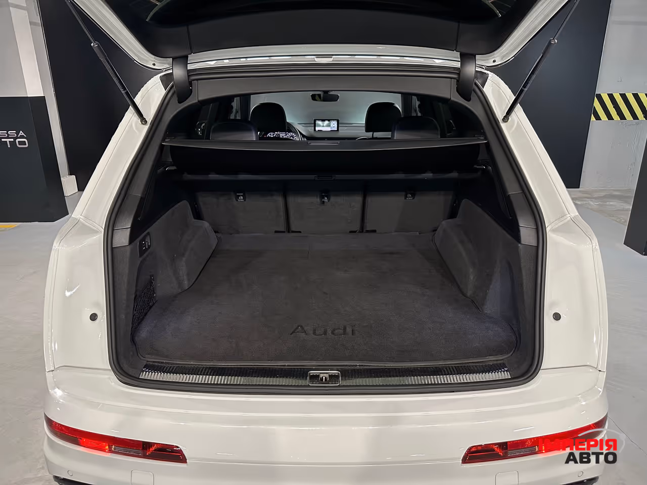 Audi Q7 - фото 9
