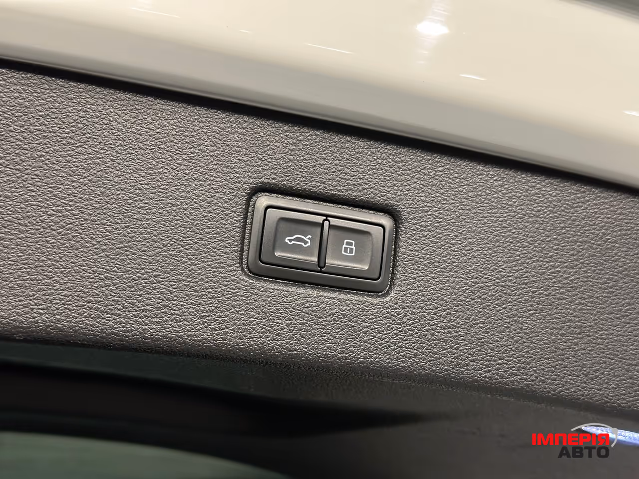 Audi Q7 - фото 10