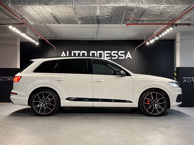 Audi Q7 - фото 5