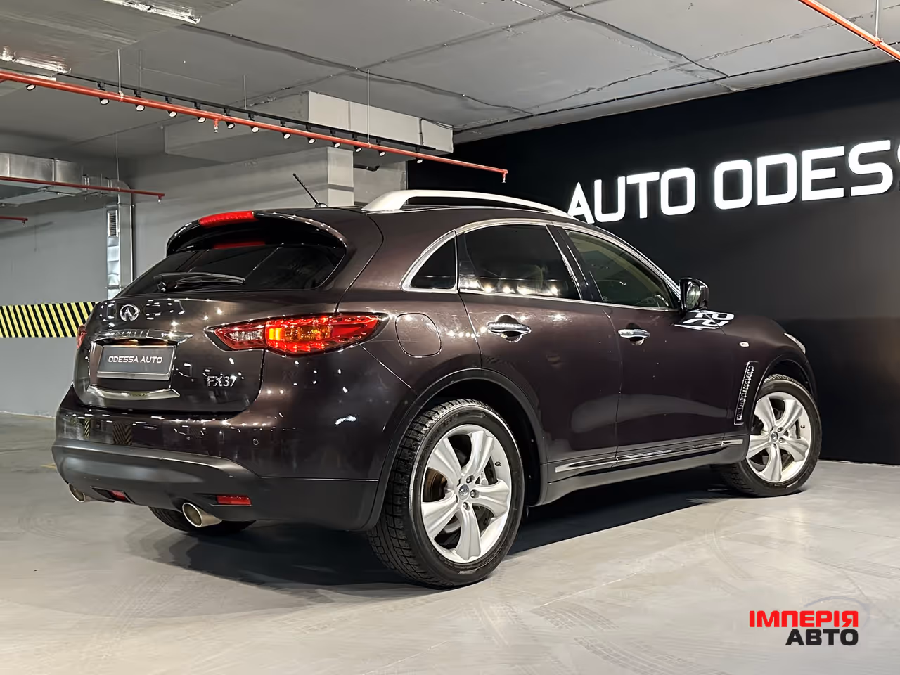 Infiniti FX - фото 8