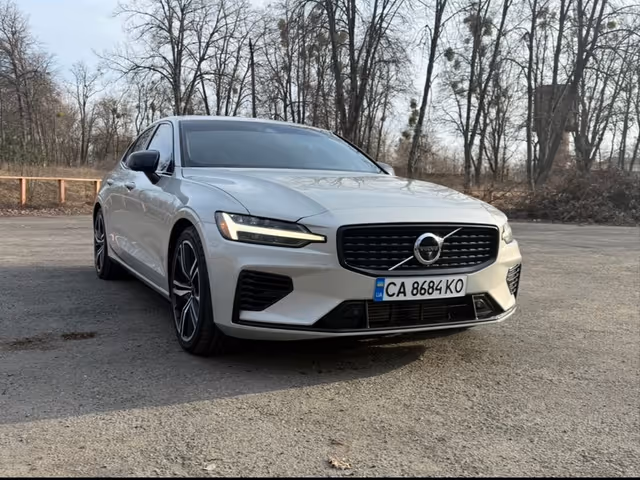 Volvo S60 - фото 1
