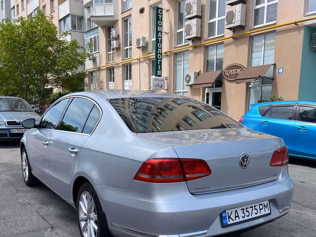 Volkswagen Passat - фото 5