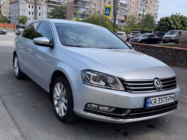 Volkswagen Passat - фото 1
