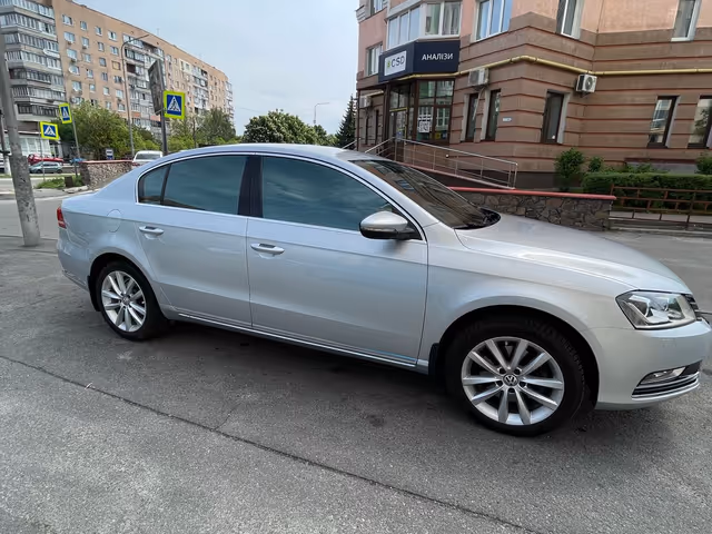 Volkswagen Passat - фото 3