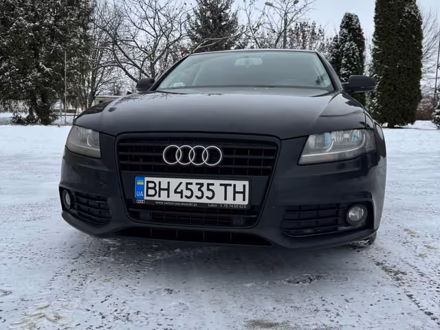Audi A4 - фото 1
