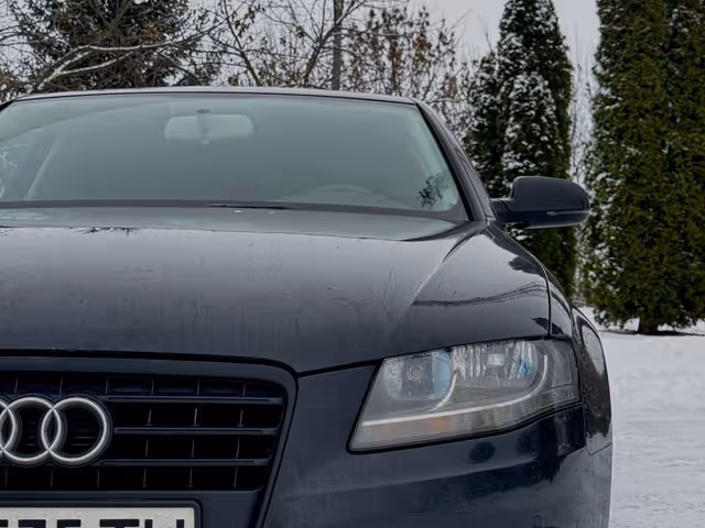 Audi A4 - фото 2