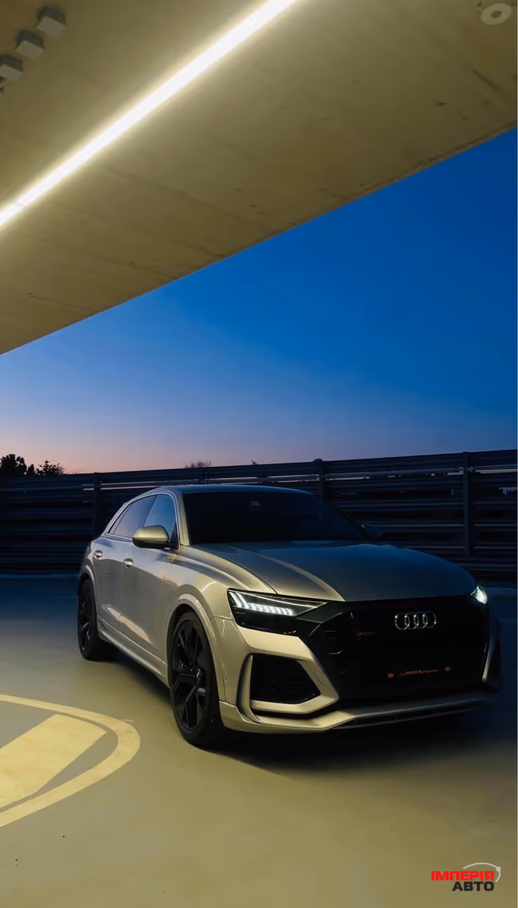 Audi RS Q8 - фото 1
