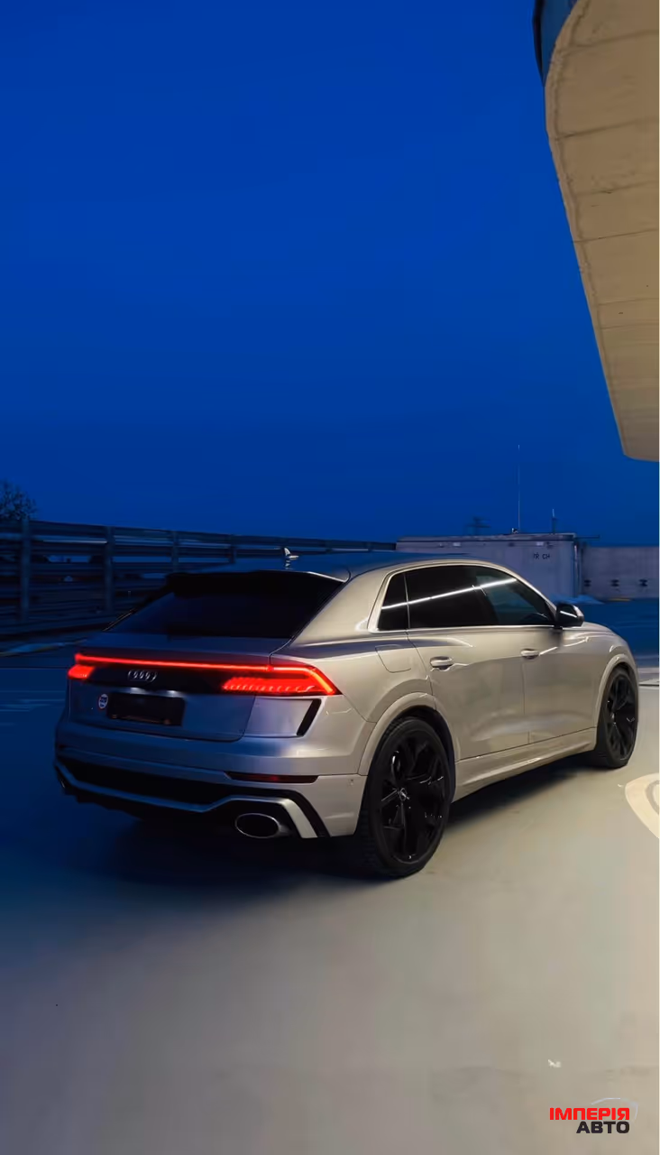 Audi RS Q8 - фото 3