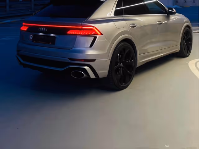 Audi RS Q8 - фото 3