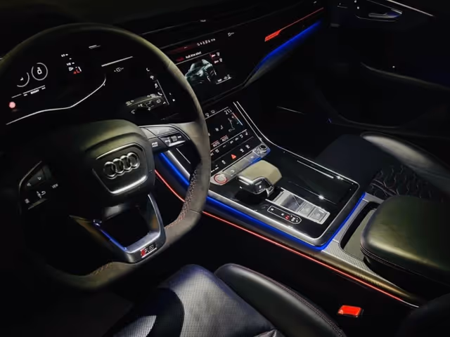 Audi RS Q8 - фото 5