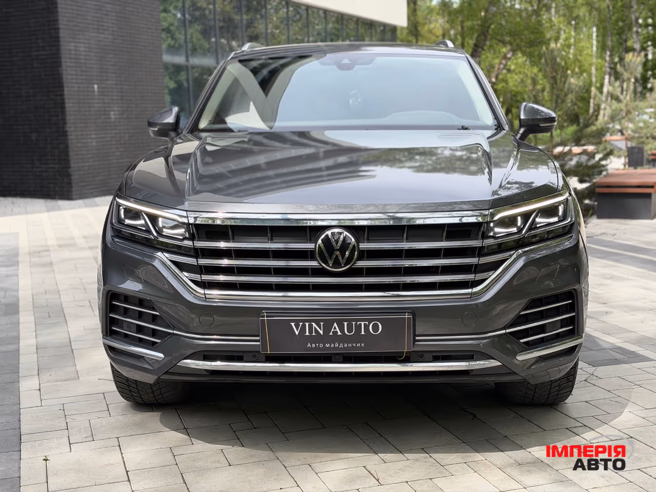 Volkswagen Touareg - фото 2