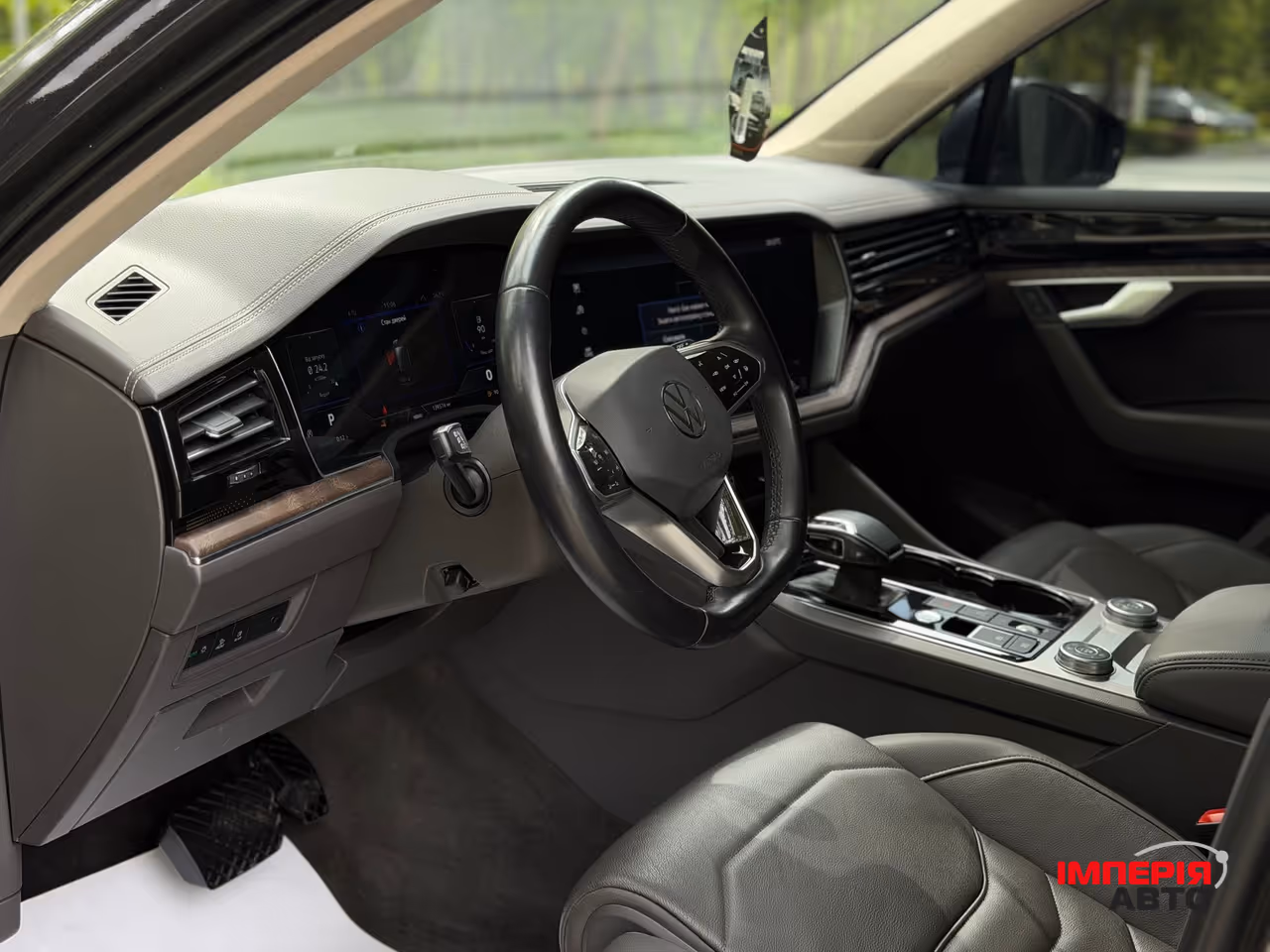 Volkswagen Touareg - фото 16