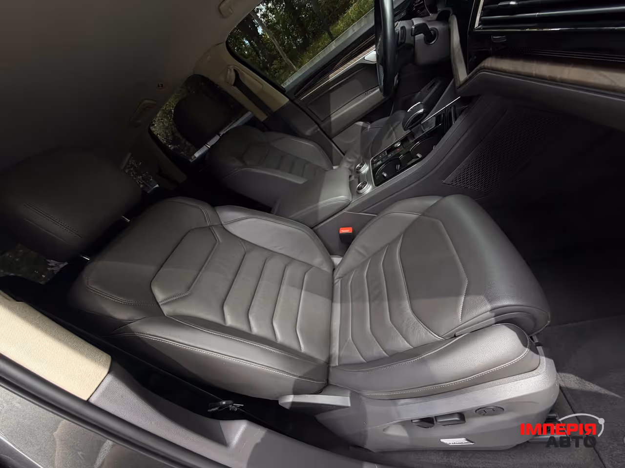 Volkswagen Touareg - фото 21