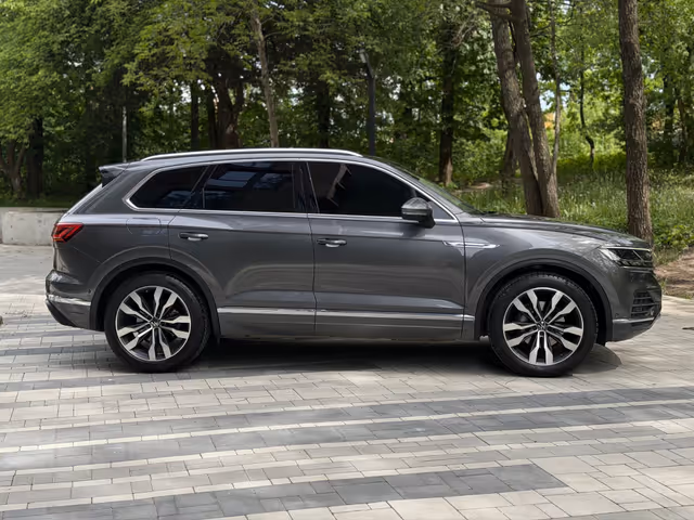 Volkswagen Touareg - фото 4