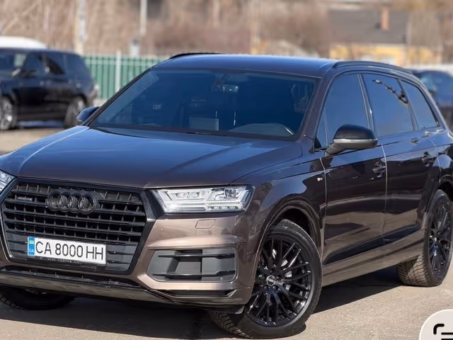Audi Q7 - фото 1
